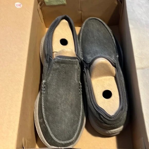Men’s Skechers size 10 charcoal, gray loafers new in the box’d